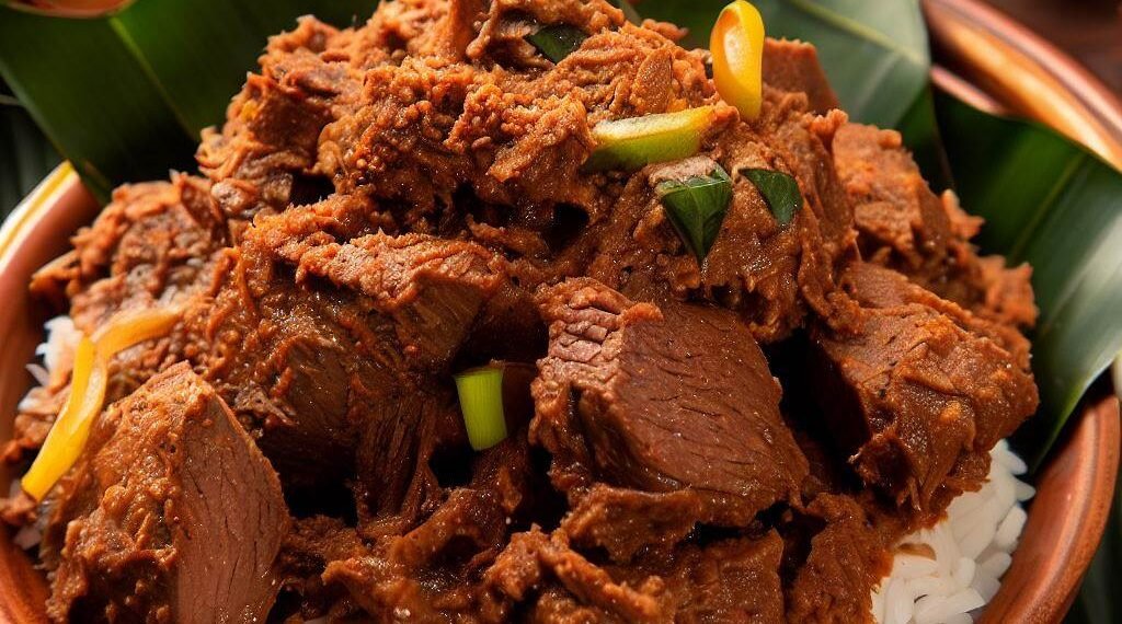Rendang Indonésio: Carne Cozida Lentamente em Coco e Especiarias 1 Rendang Indonésio: Carne Cozida Lentamente em Coco e Especiarias